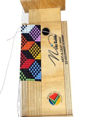 Extendable beading portable loom
