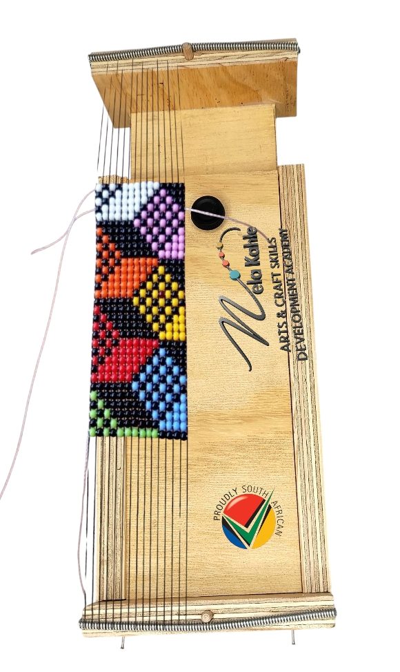 Extendable beading portable loom